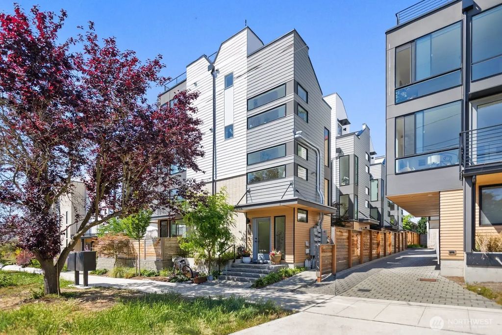 916 Nw 56th Street G, Seattle
