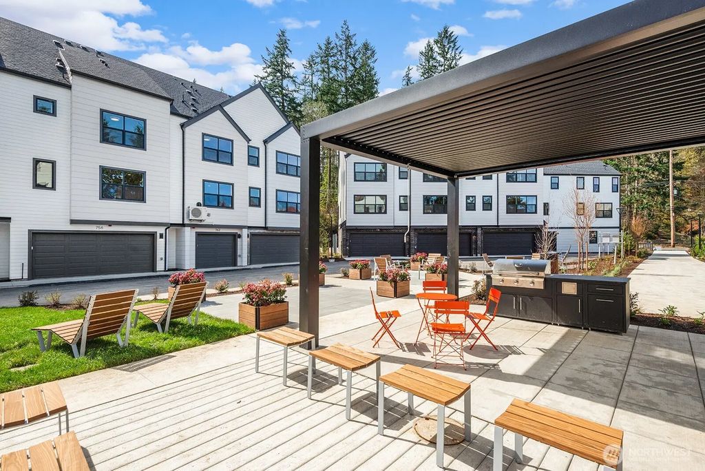 781 7th Avenue Nw, Issaquah
