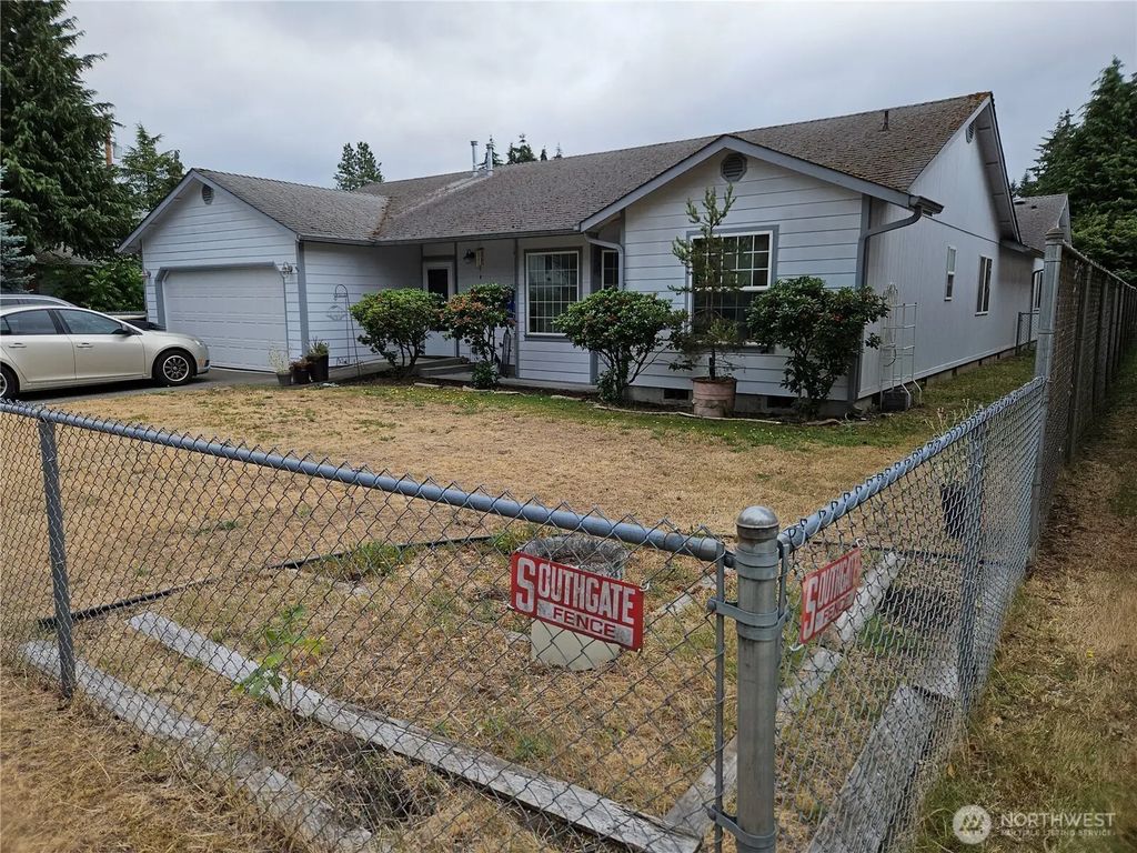 2916 Russell Road, Centralia