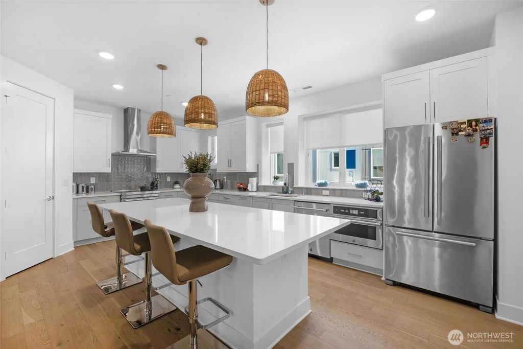 12322 138th Place Ne 102, Redmond
