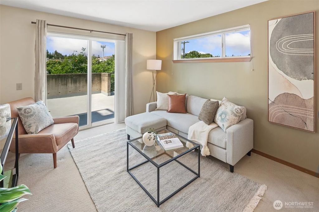 12334 31st Avenue Ne 202, Seattle