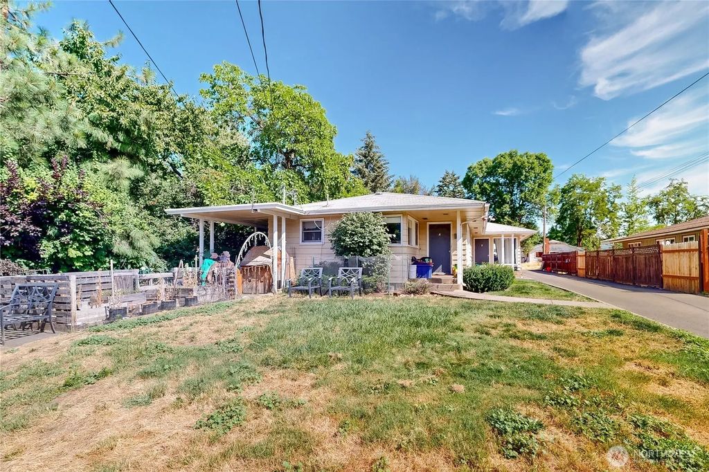 1851 Carl Street, Walla Walla