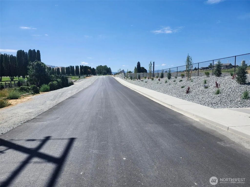 93 E Shop Avenue, Chelan