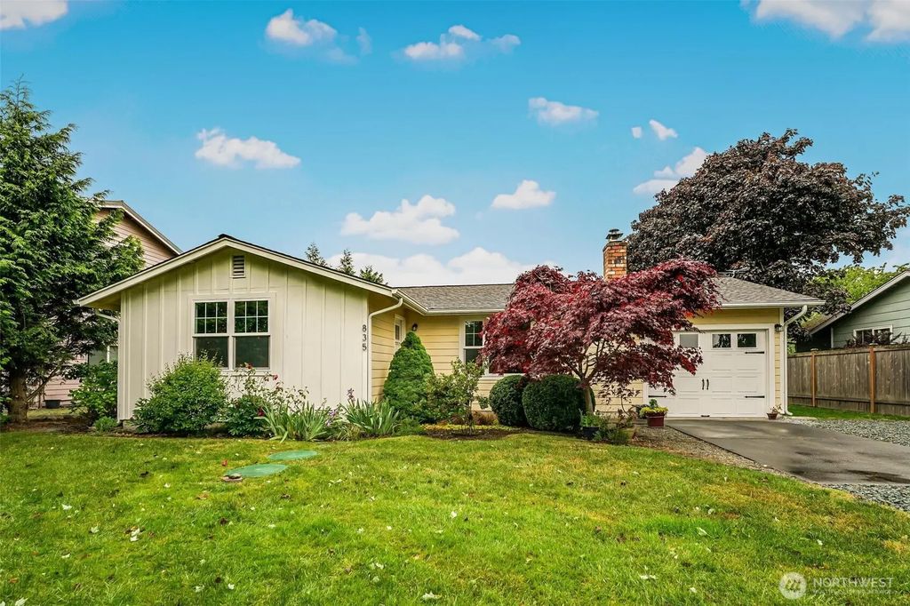 835 Livingston Bay Shore Drive, Camano Island