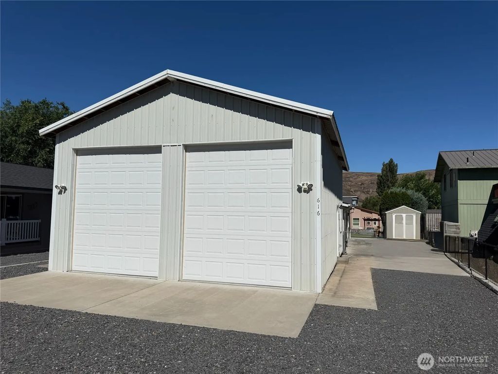 616 Hunter Avenue Sw, Quincy