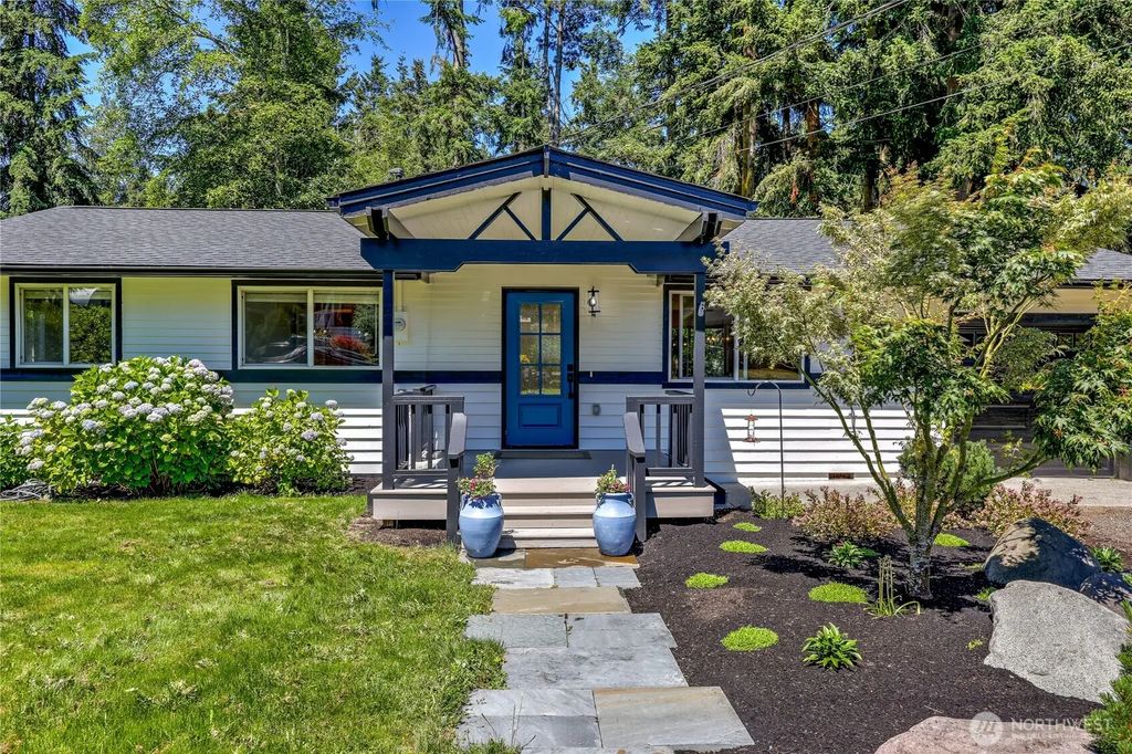 6726 Ne Whidbey Drive, Hansville
