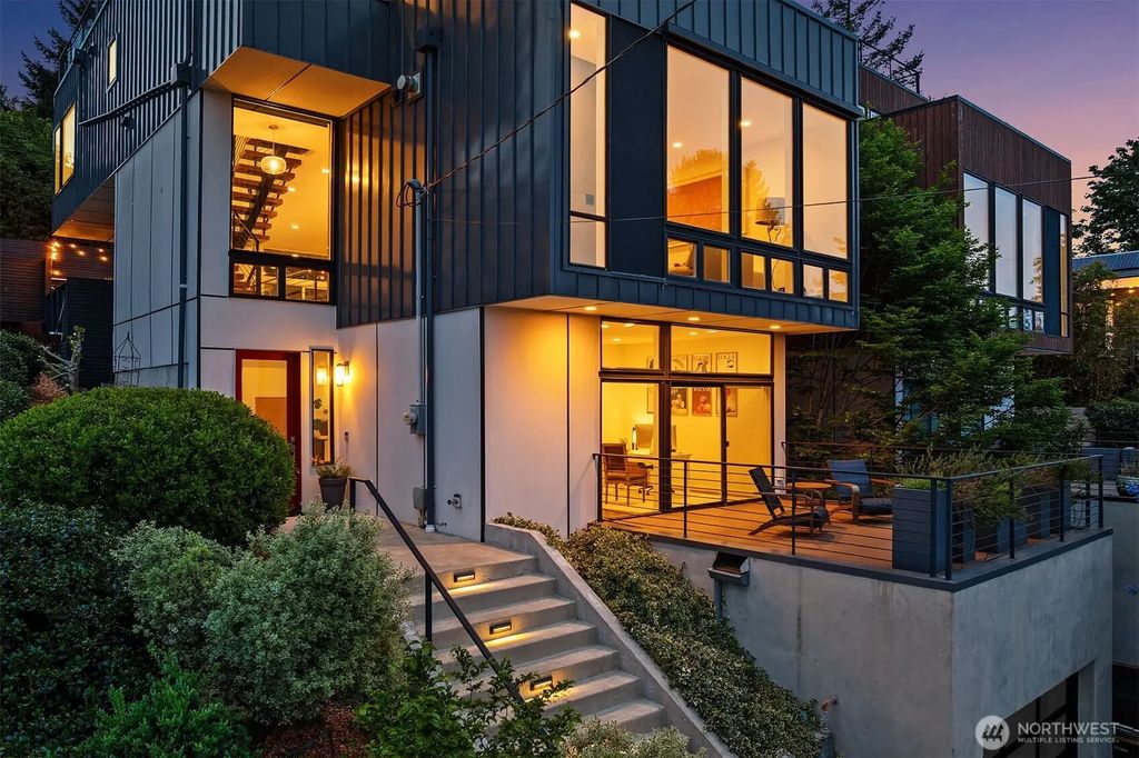 431 26th Avenue E, Seattle