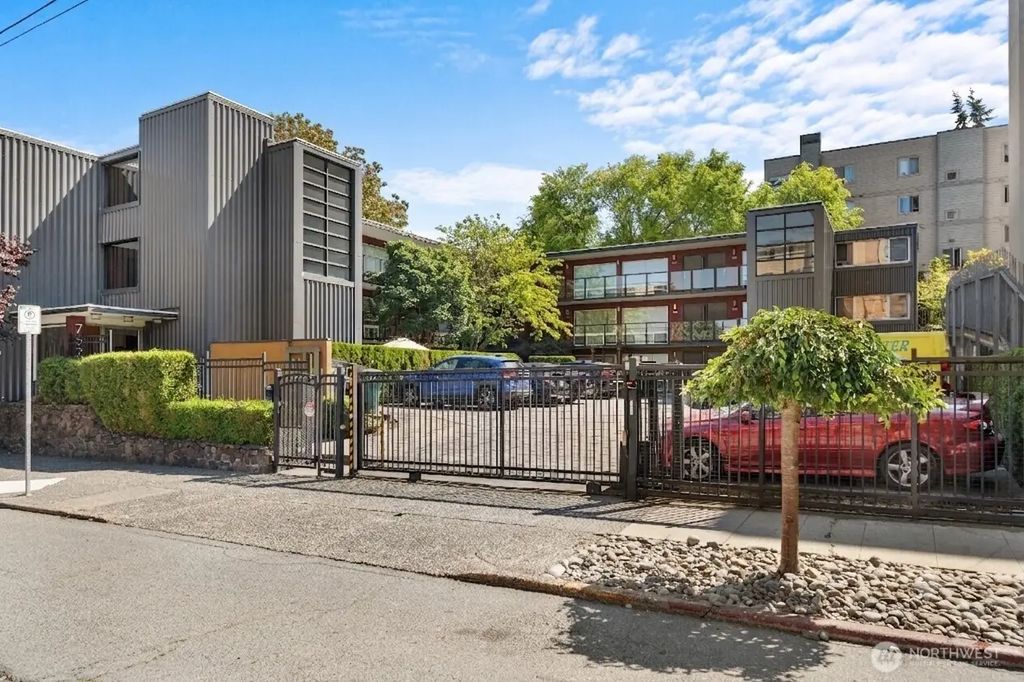 752 Bellevue Avenue E 212, Seattle
