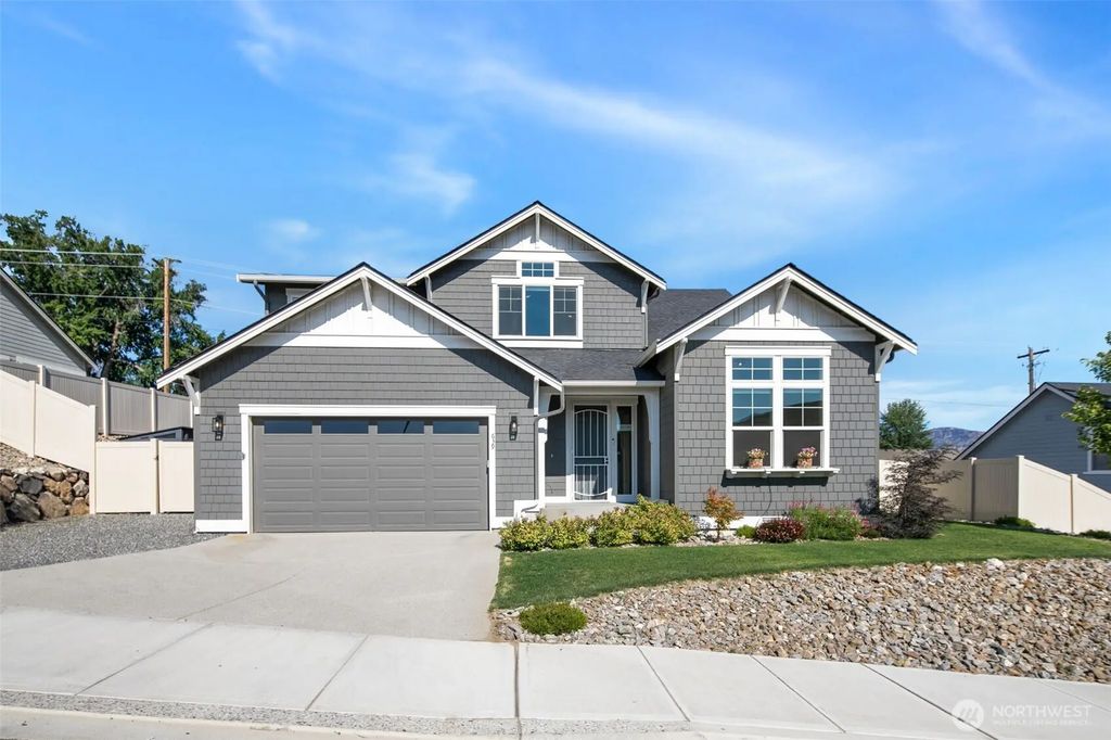 639 S Kent Avenue, East Wenatchee