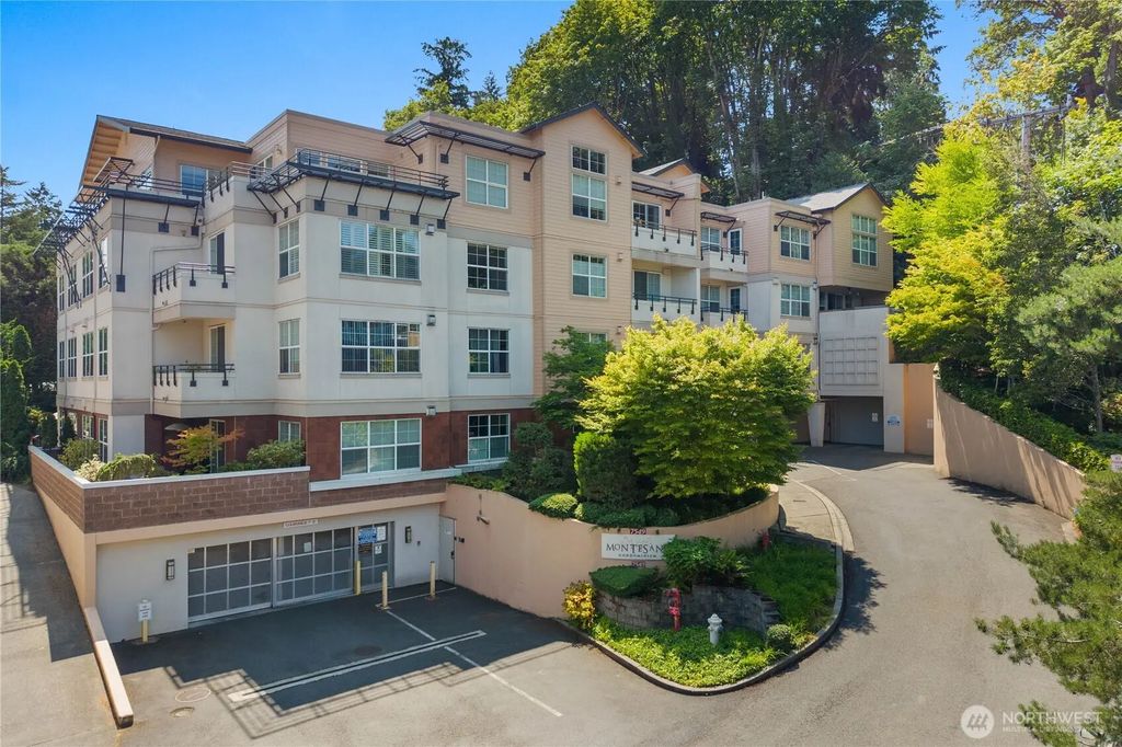 7549 Se 29th Street 103, Mercer Island