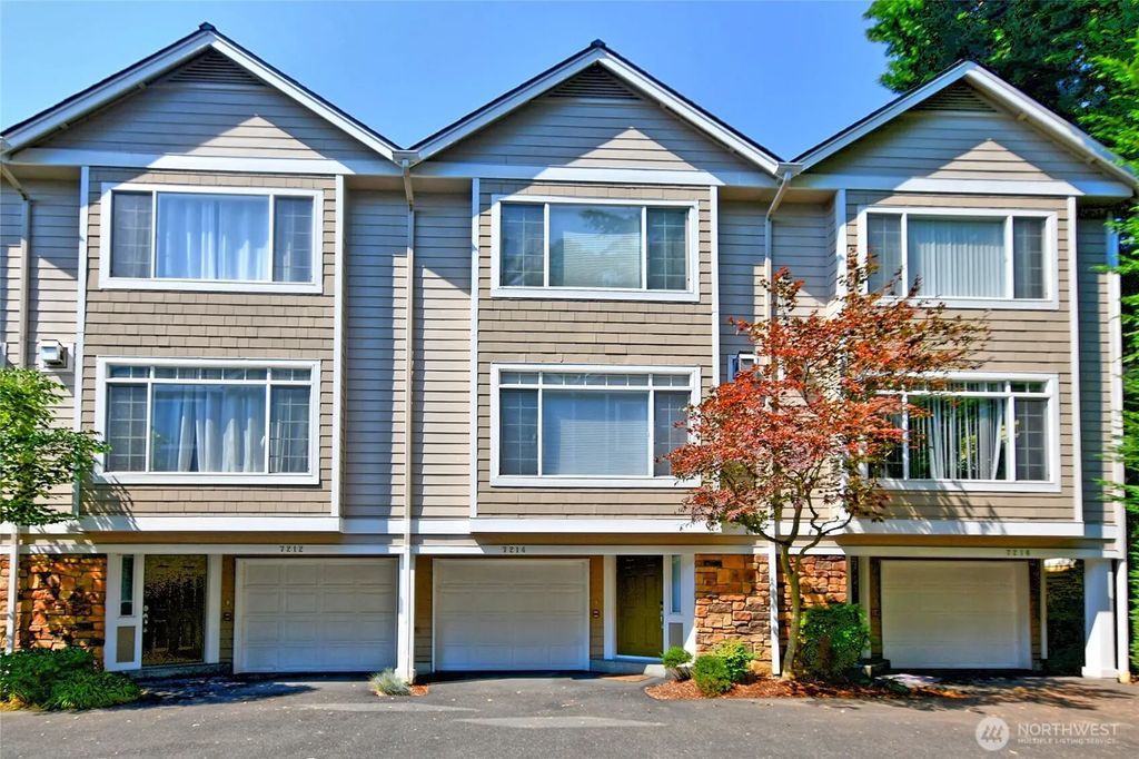 7214 Ne 182nd Street 3, Kenmore