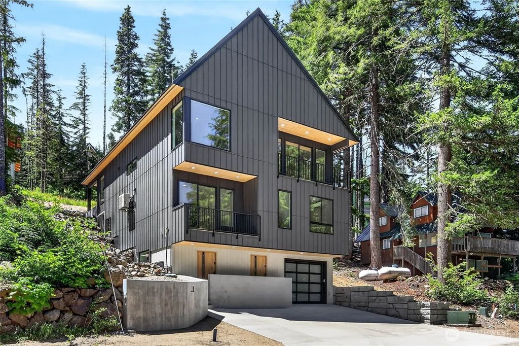 851 Snoqualmie Drive, Snoqualmie Pass