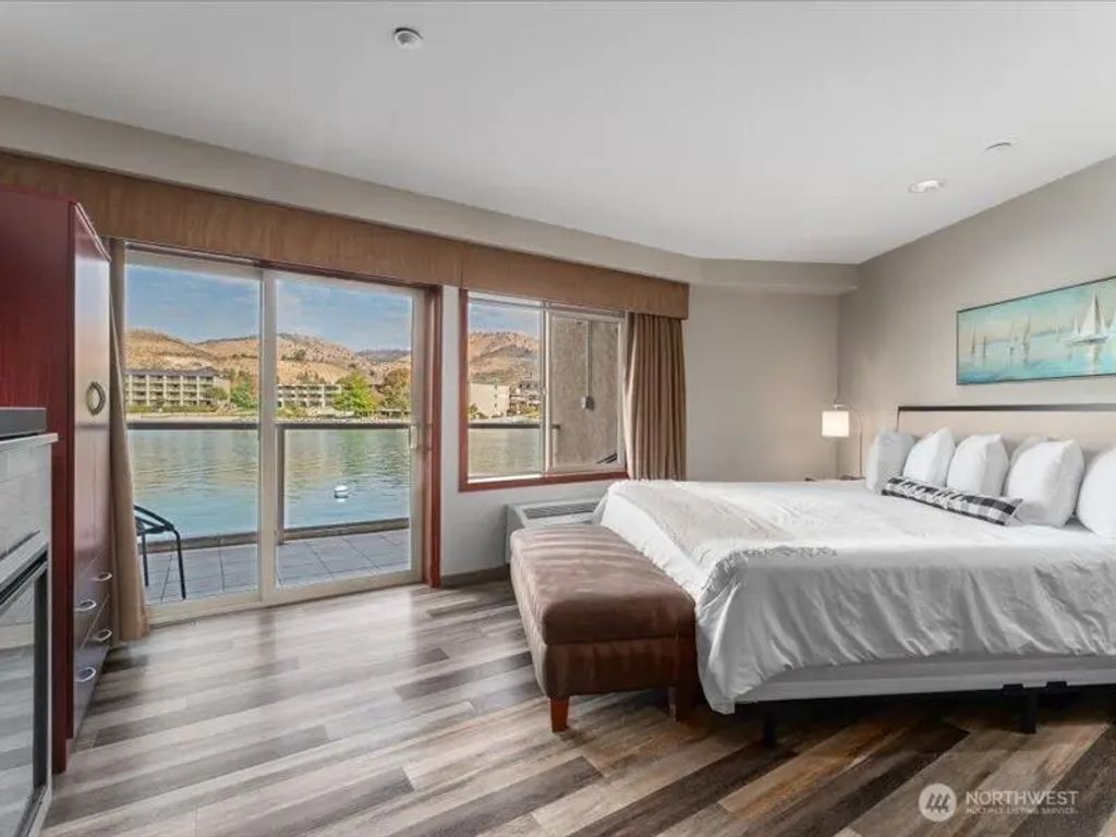 322 W Woodin Avenue 713, Chelan