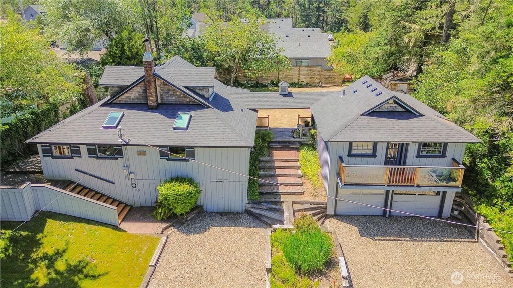 4315 K Place, Seaview