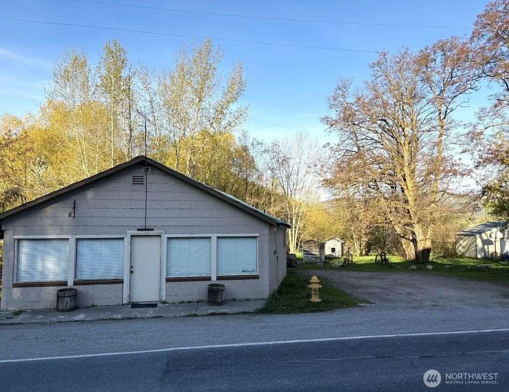 4984 Hwy 25 S, Hunters