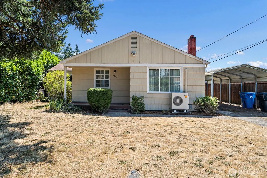 8503 33rd Avenue S, Lakewood