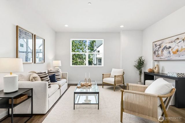 749 7th Avenue Nw, Issaquah