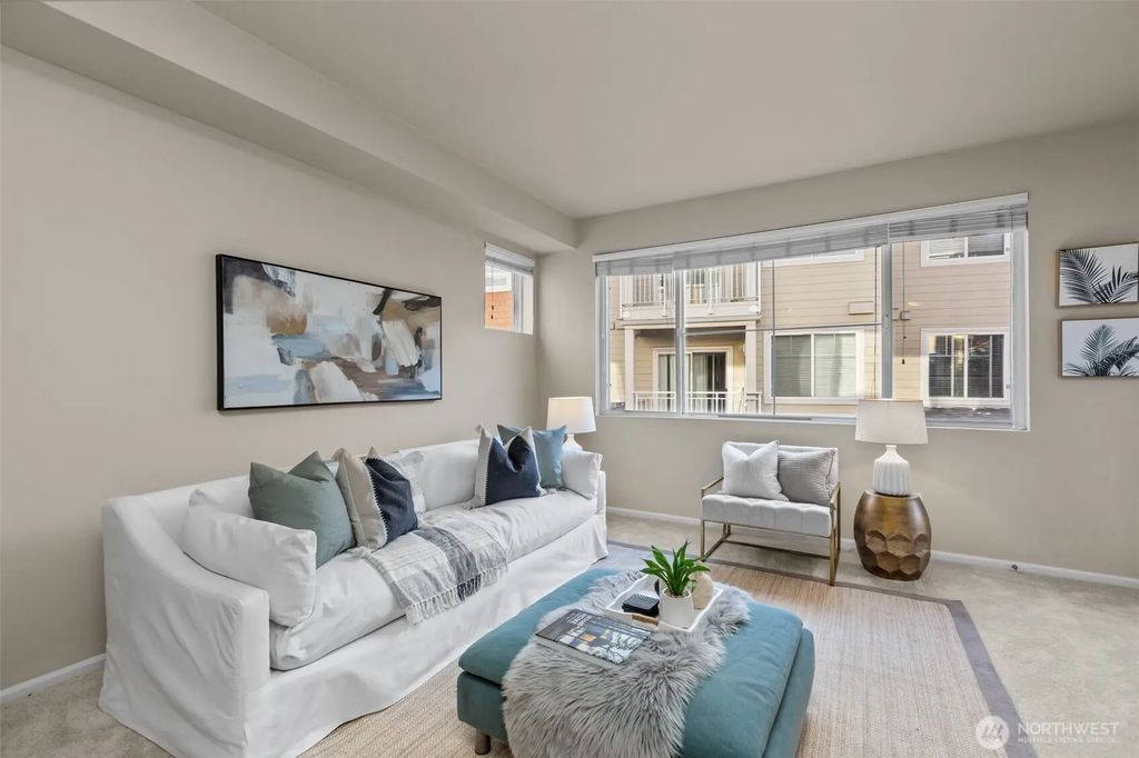 560 225th Lane Ne B202, Sammamish