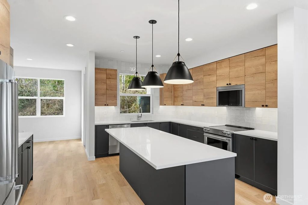 756 Nw Holly Street, Issaquah