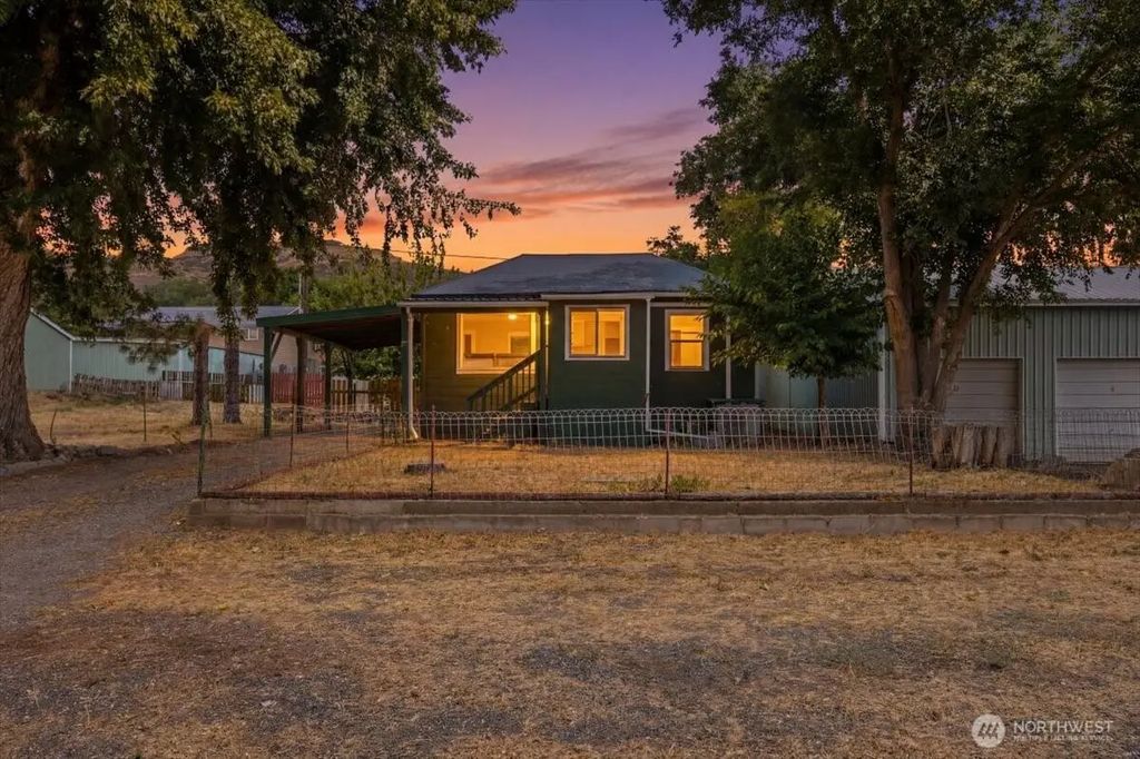 214 A Street, Grand Coulee
