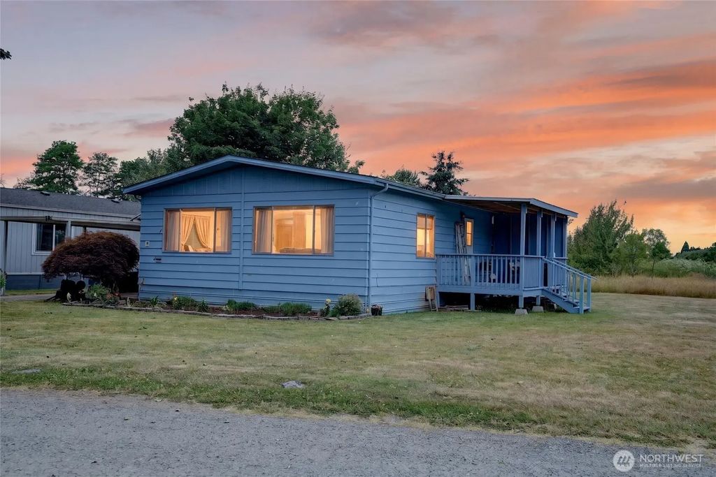 380 E Pole Road 19, Lynden