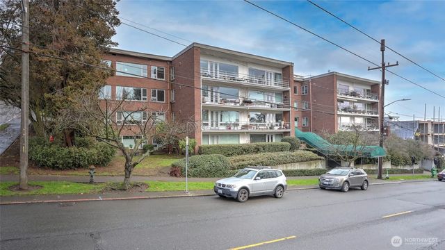 530 W Olympic Place 304, Seattle