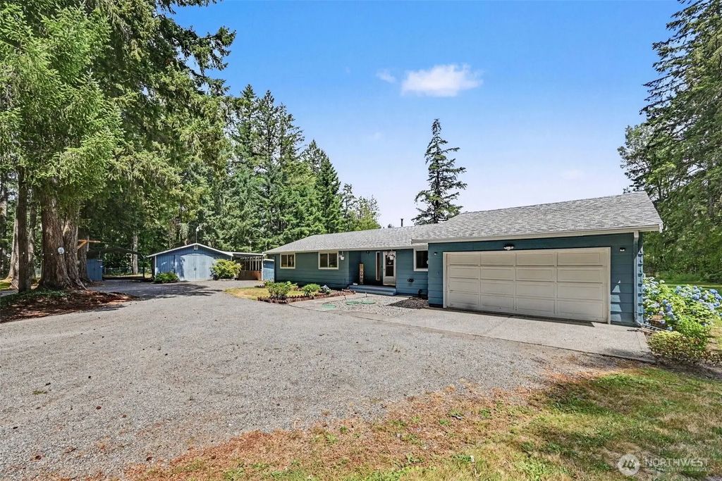 33913 4th Avenue E, Roy