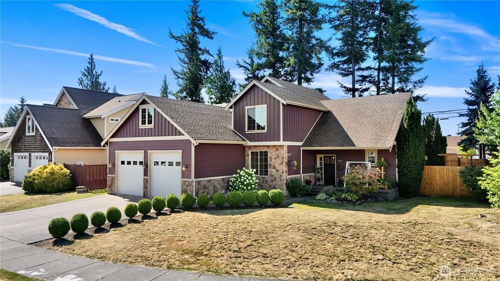 1302 Eastwood Way, Lynden