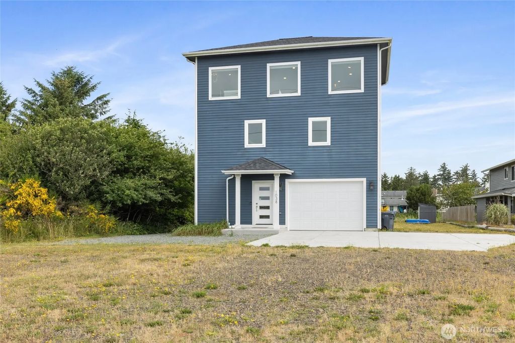 1038 Point Brown Avenue Se, Ocean Shores