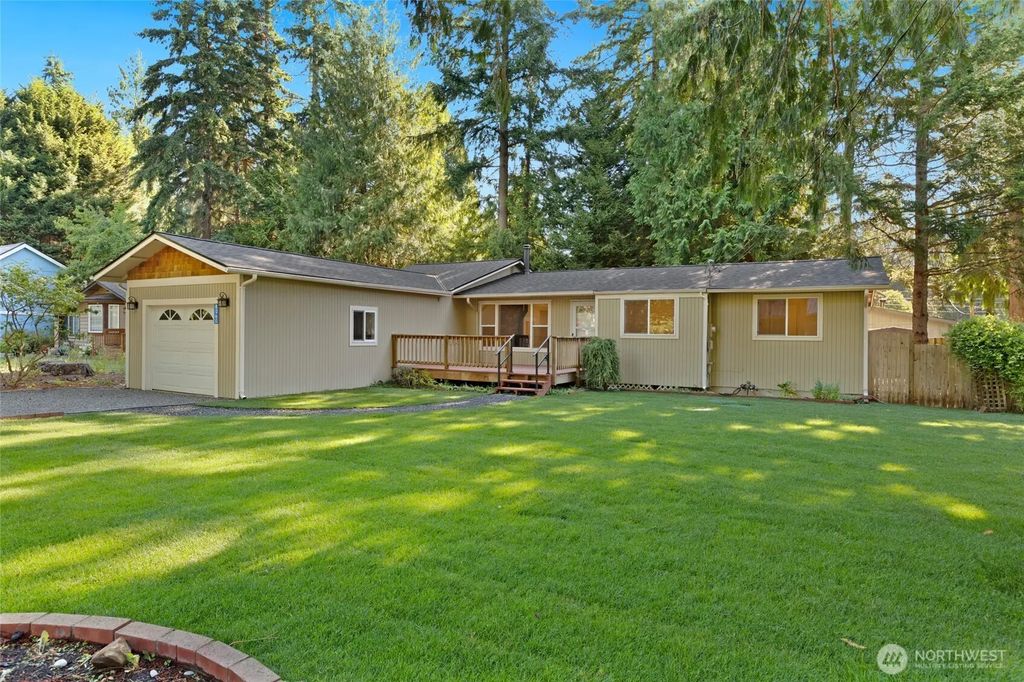 8060 Ne Seawind Ave, Poulsbo