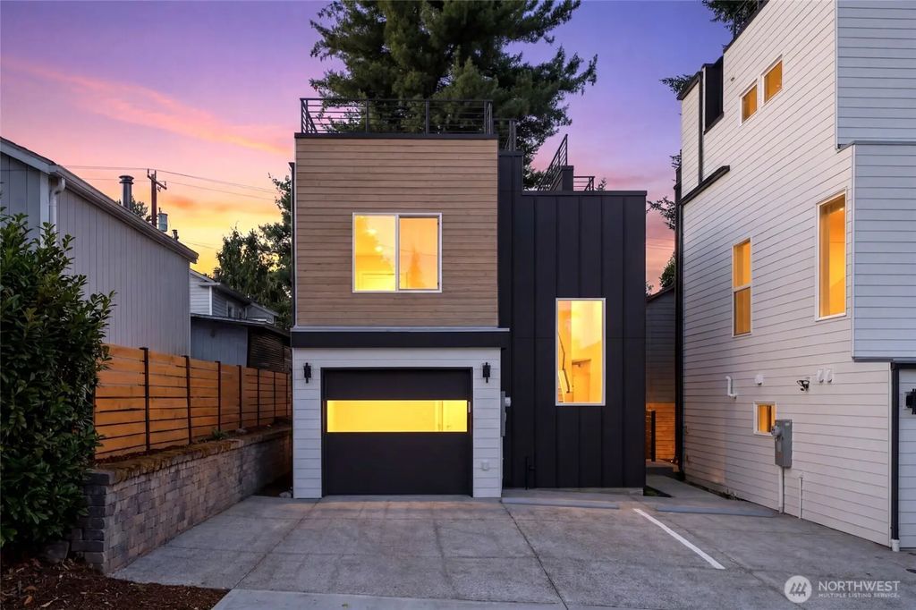 9811 Linden Avenue N, Seattle