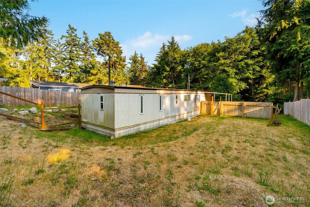 590 Ocean View Drive, Oak Harbor