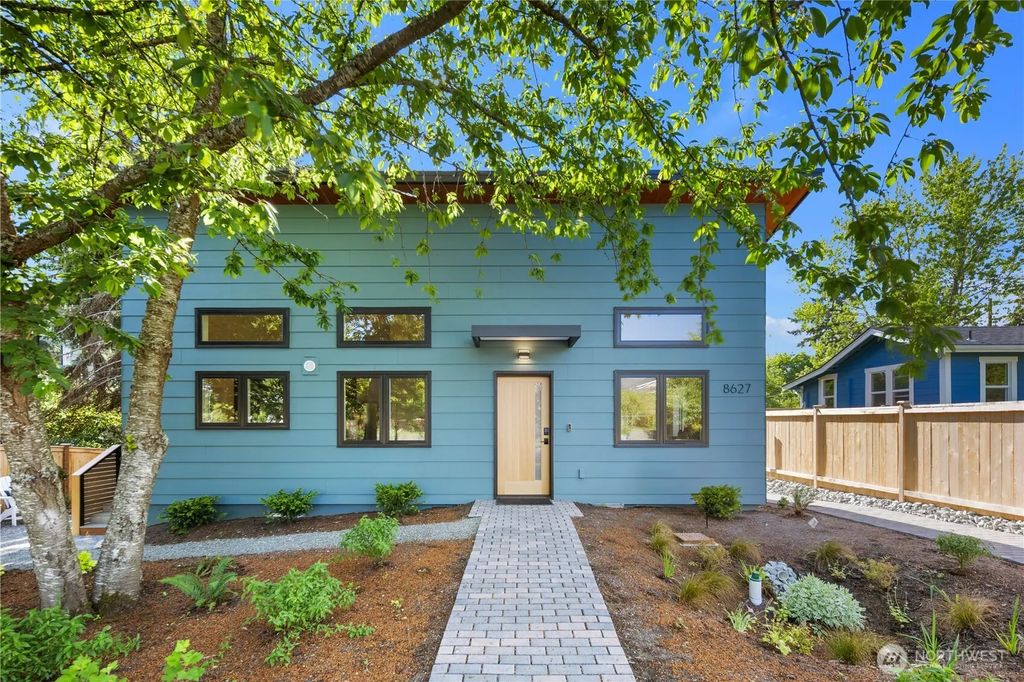 8627 30th Avenue Sw, Seattle