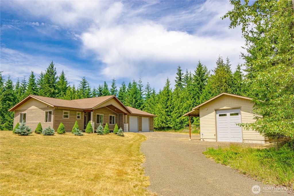 545 Headwaters Lane, Port Angeles