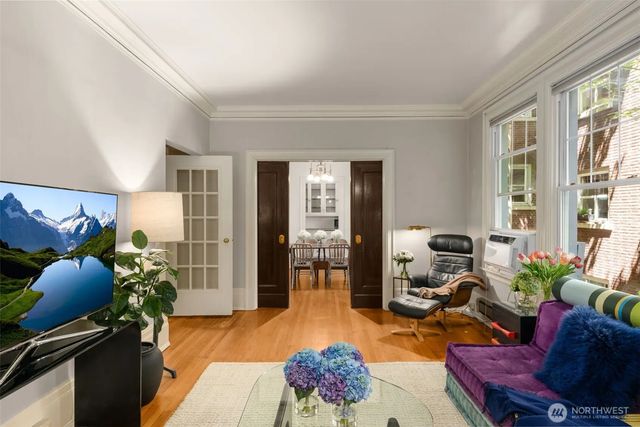 615 Boren Avenue 17, Seattle