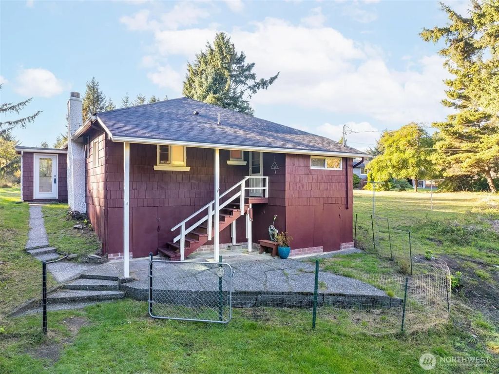 1847 Sr 105, Grayland