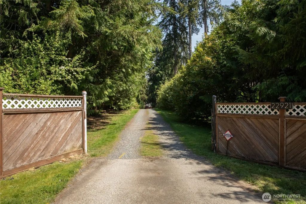 22921 49th Avenue Se, Bothell