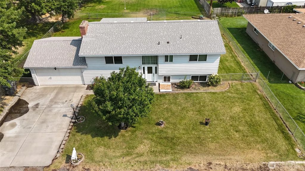 4012 W Deschutes Avenue, Kennewick