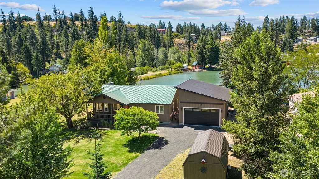 1250 Twin Lakes Road, Cle Elum