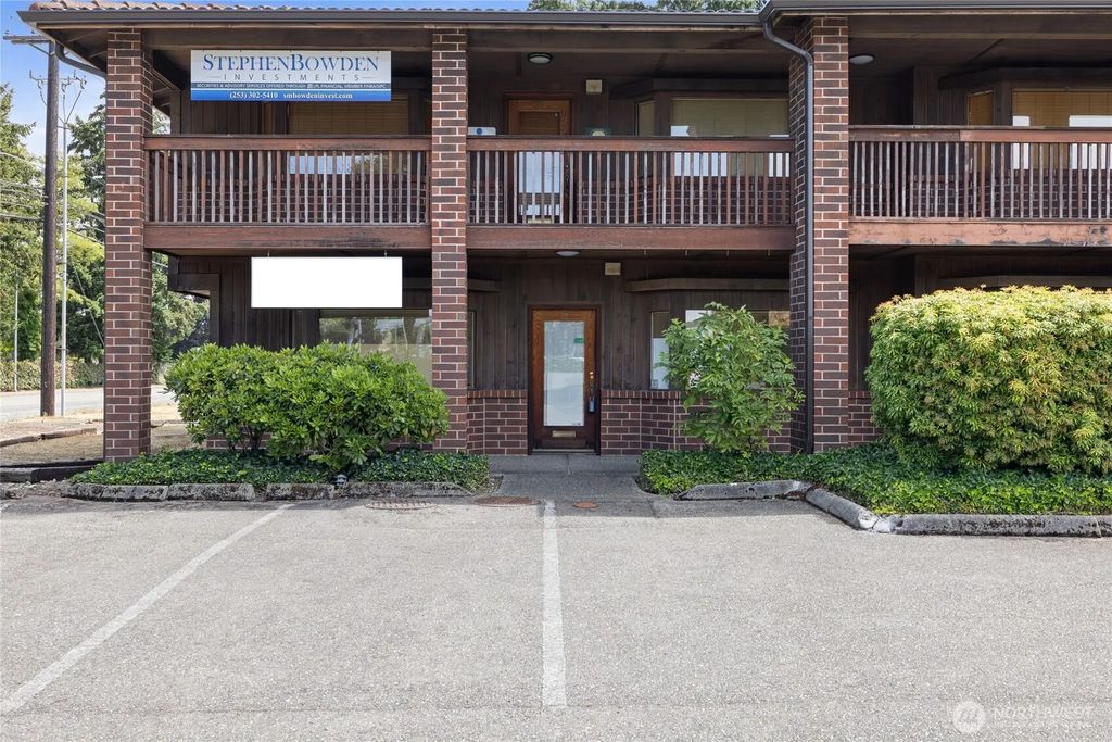 7403 Lakewood Drive W 1, Lakewood