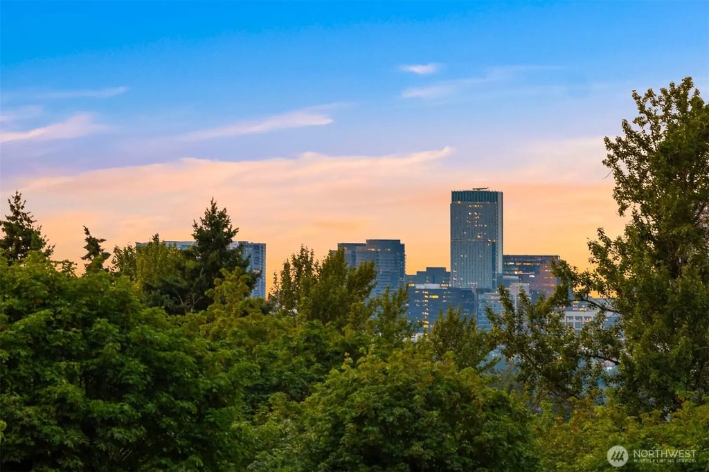 12218 Se 47th Place, Bellevue