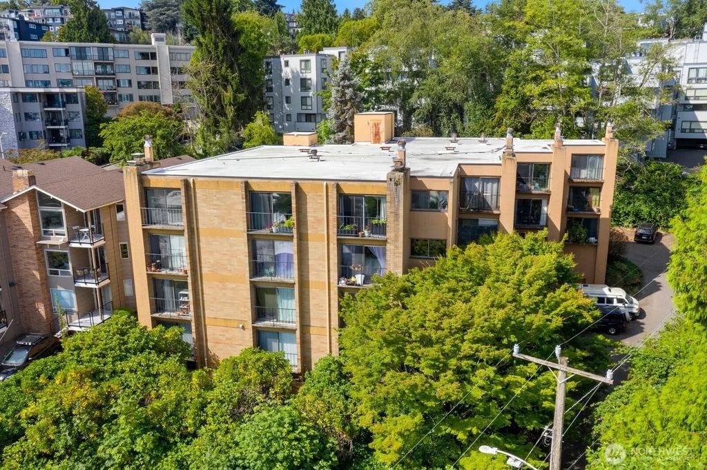3710 25th Place W 405, Seattle