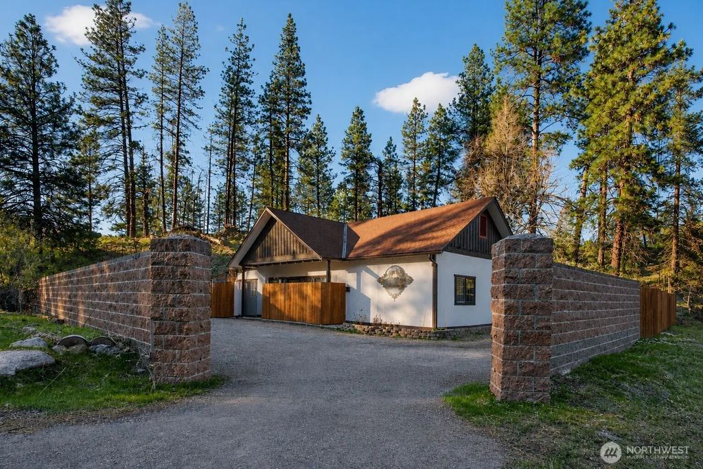 11550 Us Highway 2, Leavenworth