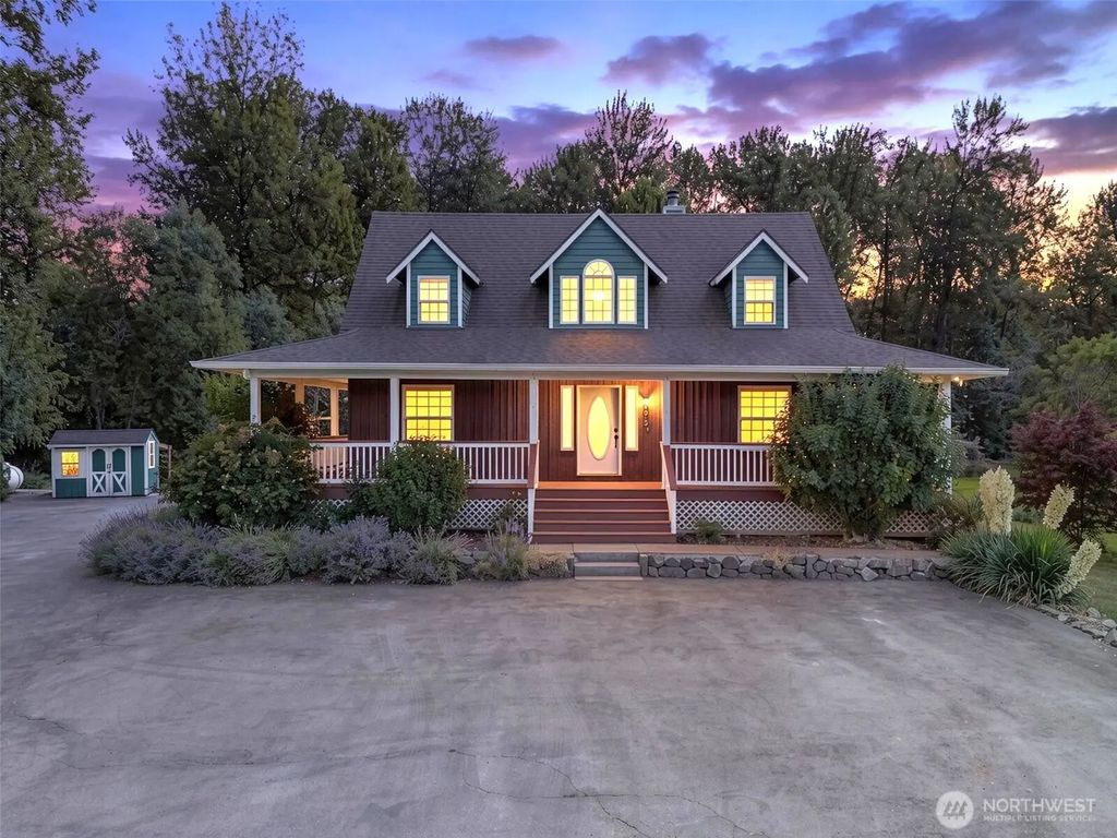 11915 151st Avenue Court E, Puyallup