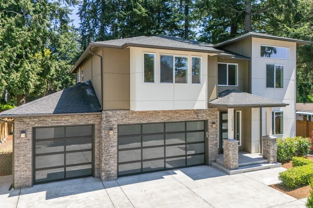 15204 Greenwood Avenue N, Shoreline