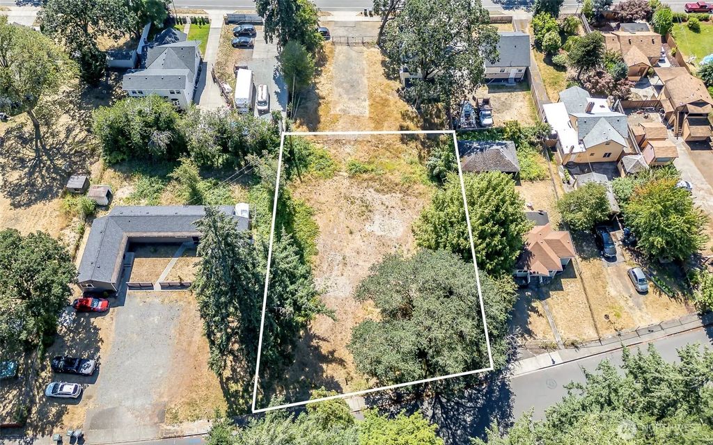 14507 Woodlawn Street Sw, Lakewood
