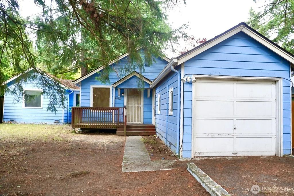 14040 Ashworth Avenue N, Seattle
