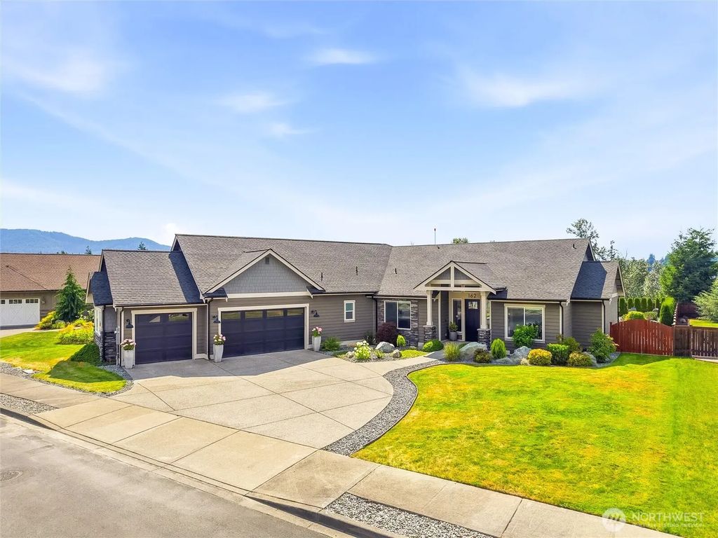 162 Mountain Crest Lane, Eatonville