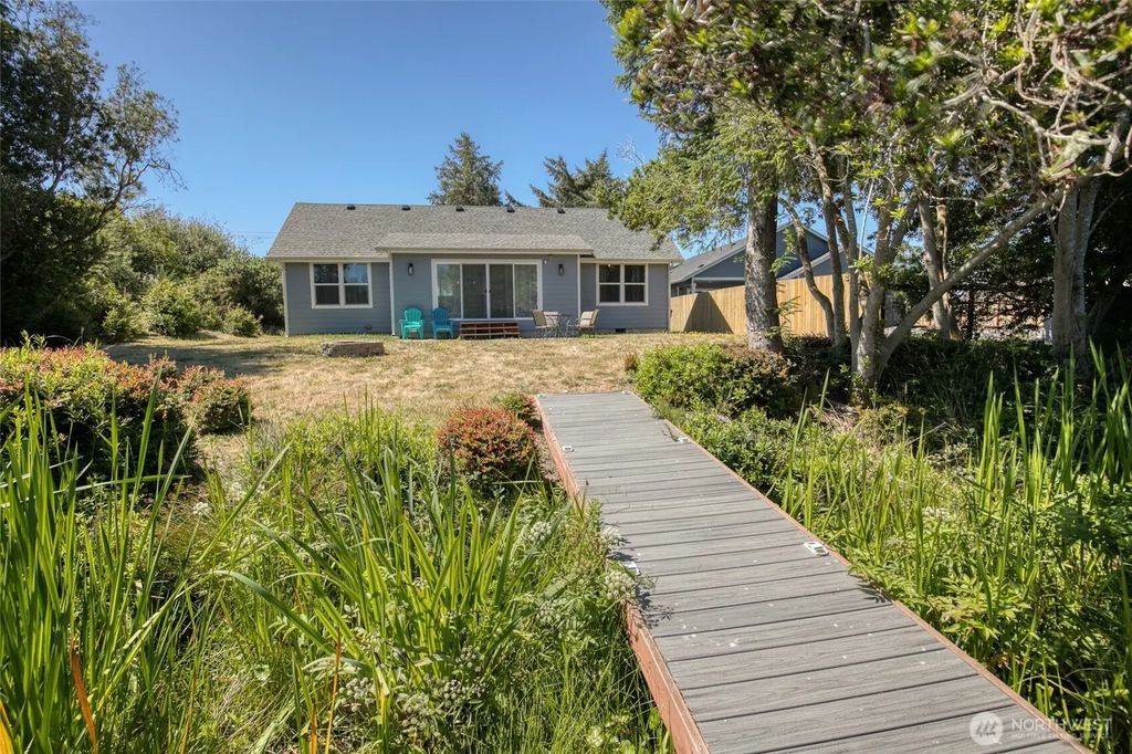 998 Point Brown Avenue Se, Ocean Shores