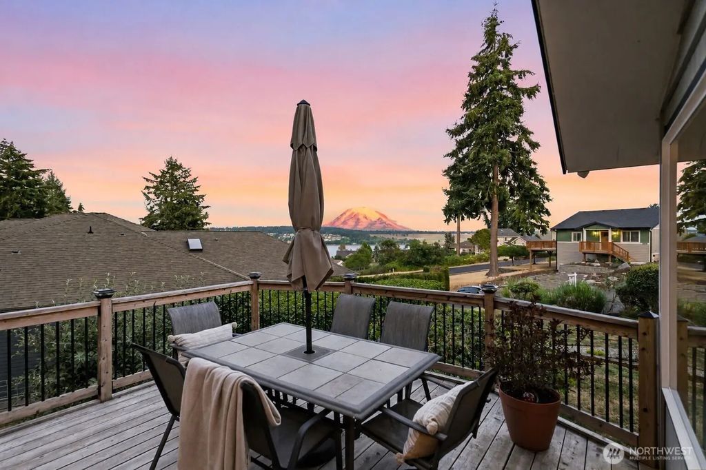 1263 Pilchuck Drive, Fox Island